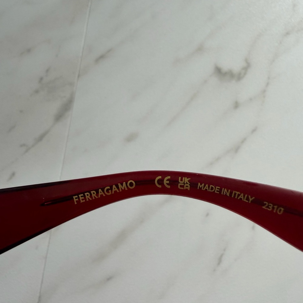 New Authentic Salvatore Ferragamo 612 Red Oval Sunglasses Made in Italy w Case - Picture 10 of 11